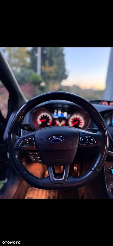 Ford Focus 2.0 EcoBoost ST - 6