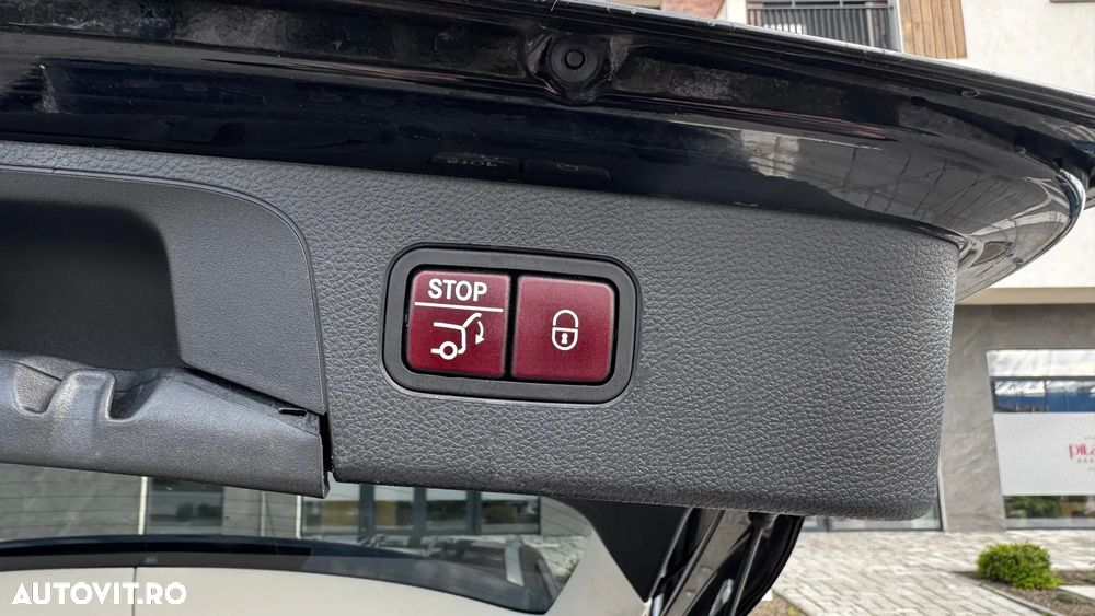 Mercedes-Benz GLC 300 4MATIC 9G-TRONIC AMG Line - 18