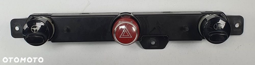 PRZEŁĄCZNIK PANEL PRZYCISKI ŚWIATEŁ AWARYJNYCH CITY FIAT 500 735451107 - 1