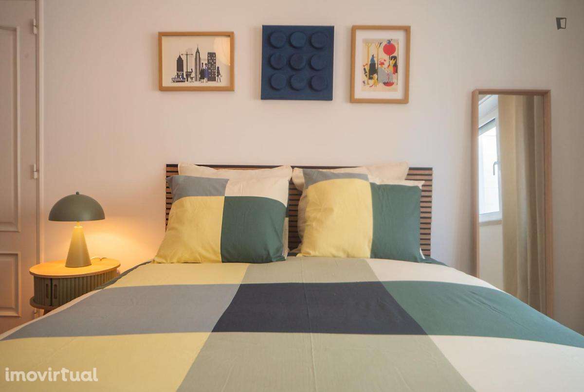 Quarto - localizado em Penha Lisbon - Grande imagem: 3/15