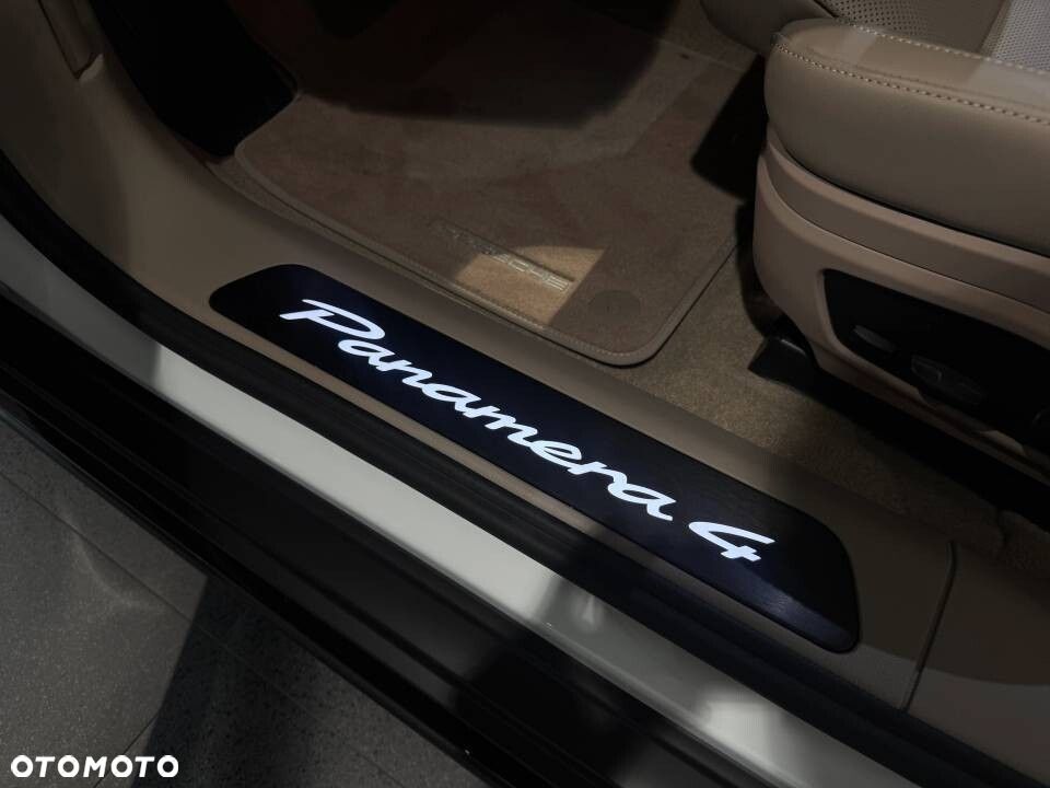 Porsche Panamera - 15