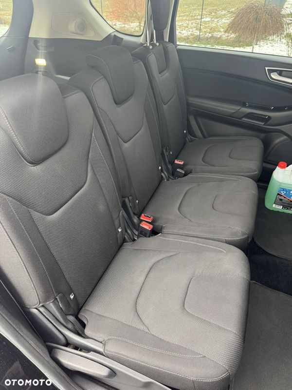 Ford S-Max - 12