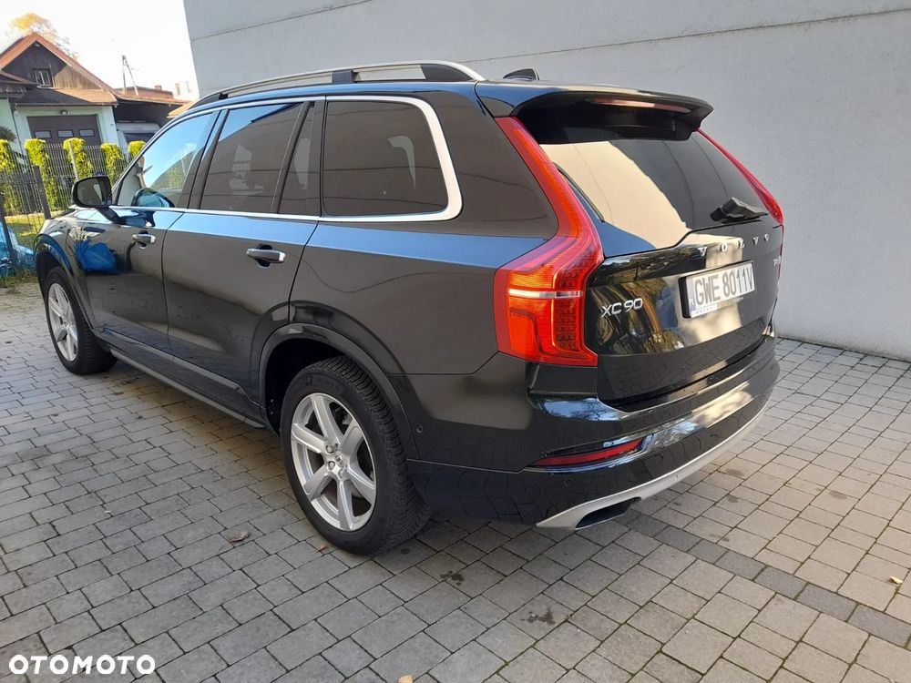 Volvo XC 90 T8 AWD Plug-In Hybrid Momentum 7os - 7