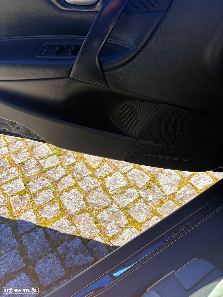 Volvo S60 2.4 D5 - 19