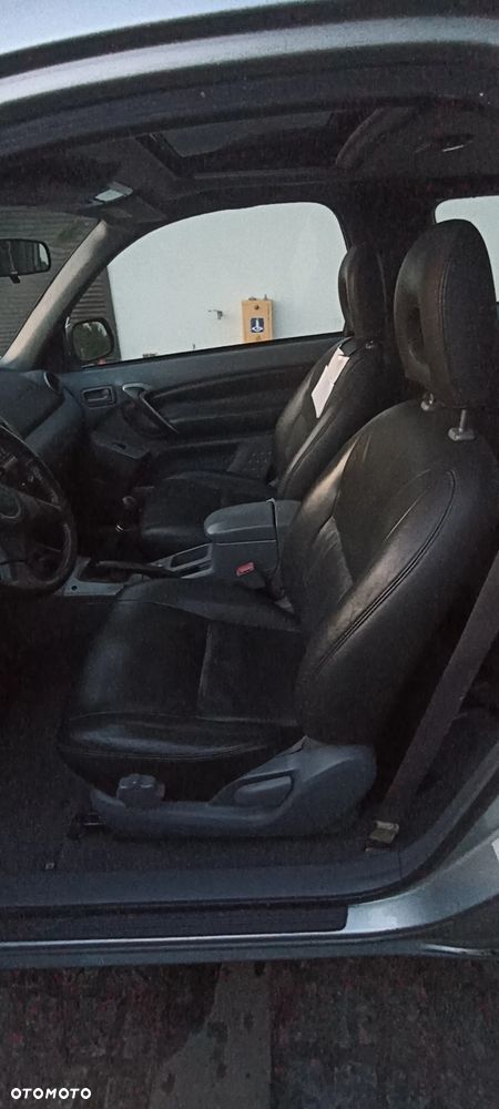 Toyota RAV4 - 9