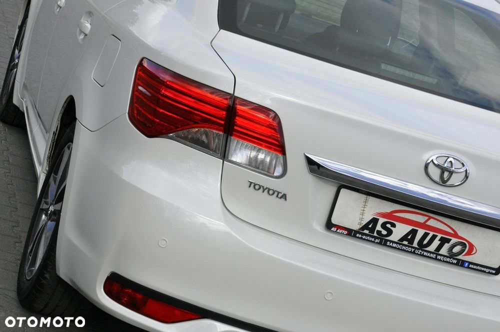Toyota Avensis 2.0 Multidrive S Executive - 17