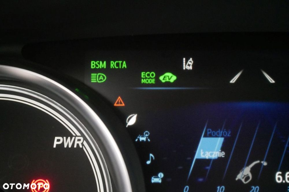 Toyota Camry 2.5 Hybrid Executive CVT - 23