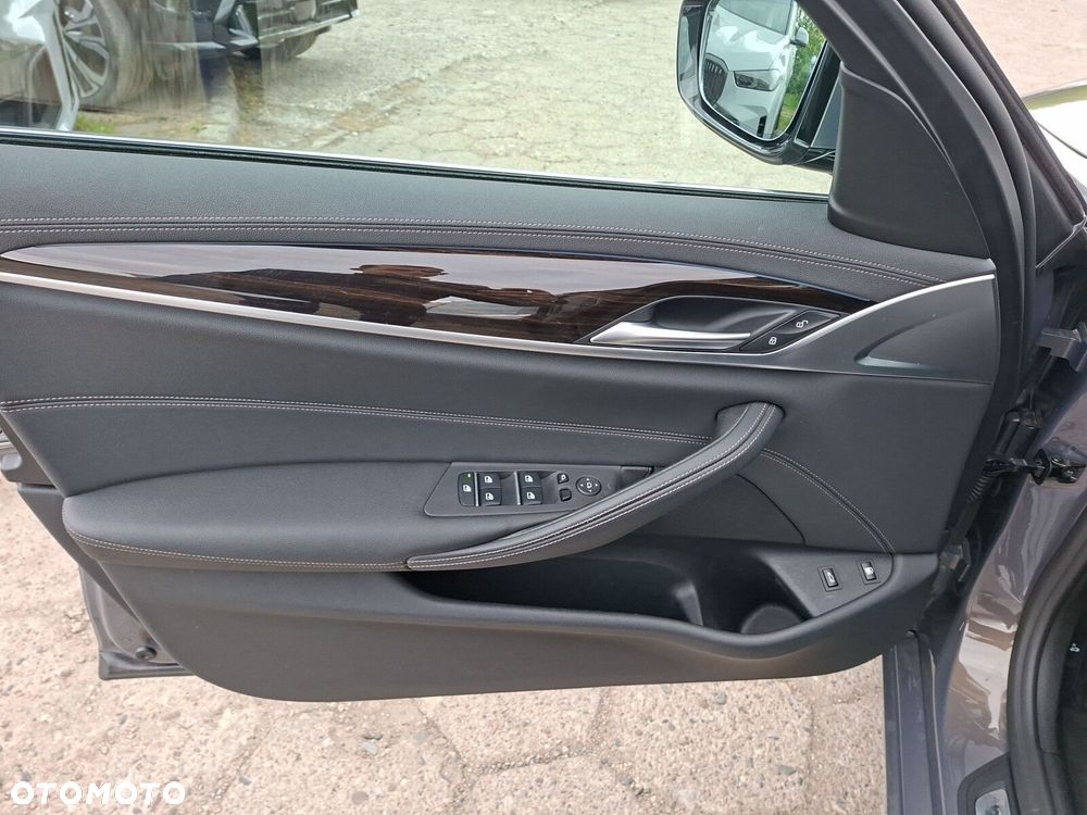 BMW Seria 5 - 13