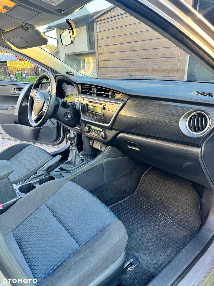 Toyota Auris - 6