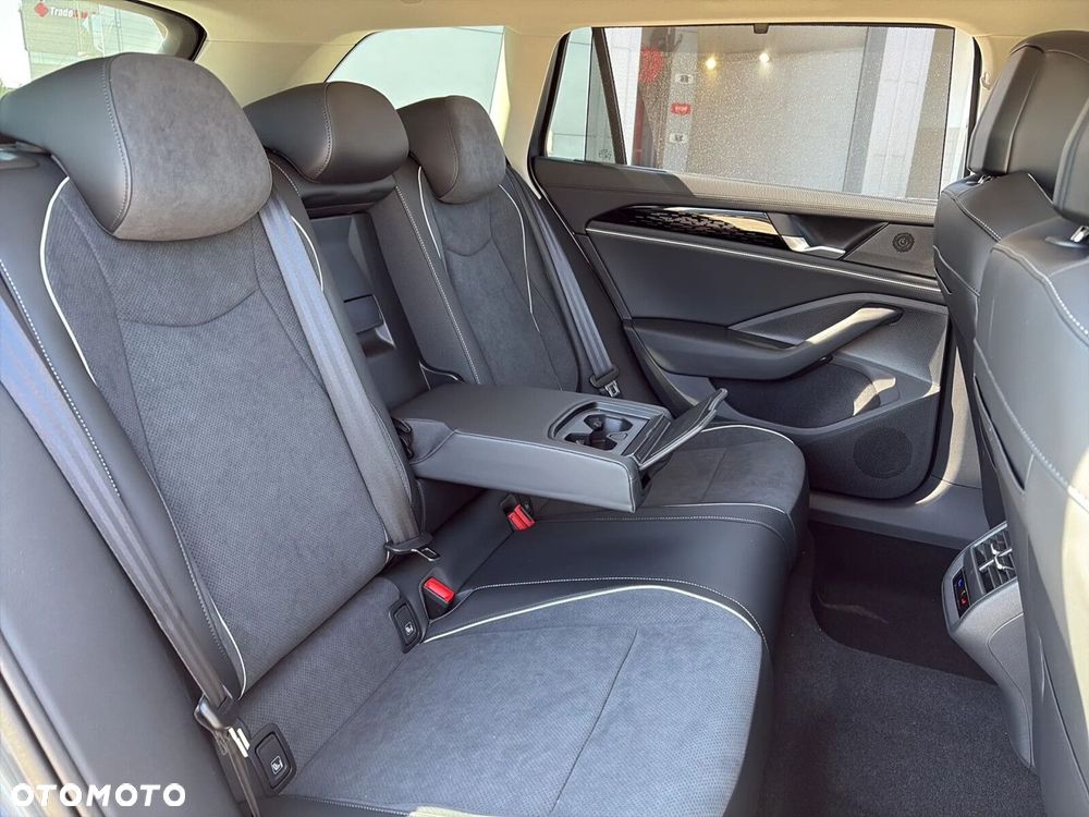 Volkswagen Passat Variant 2.0 TSI Business Plus DSG - 22