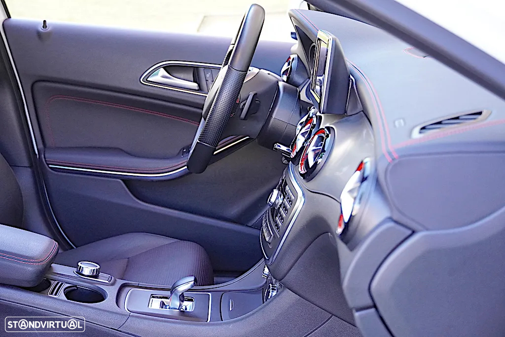 Mercedes-Benz GLA 45 AMG 4-Matic - 24