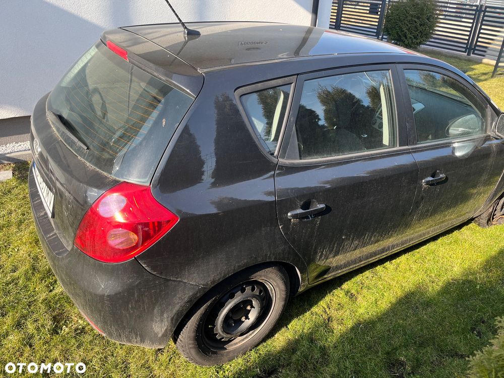 Kia Ceed 2.0 crdi Optimum + - 5