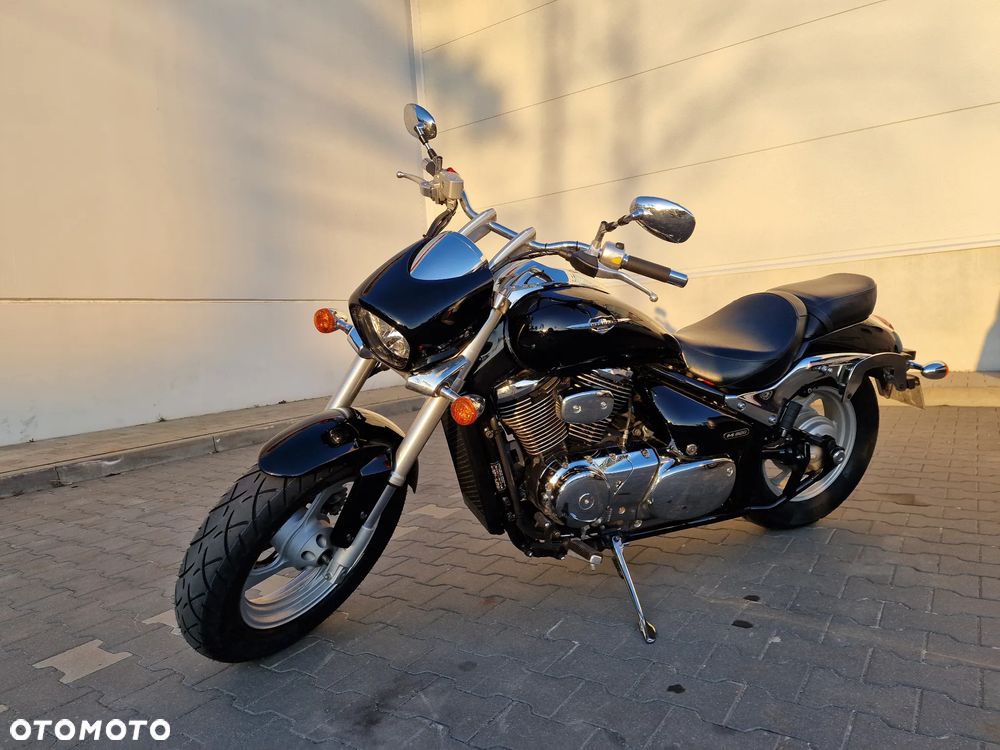 Suzuki Intruder - 14
