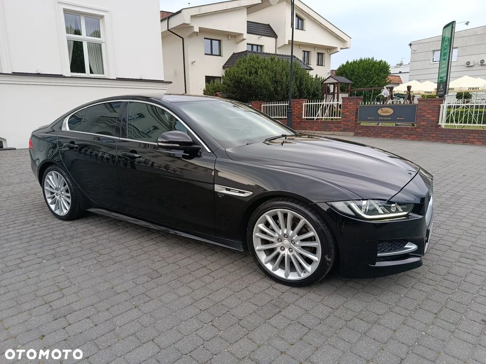 Jaguar XE D180 R-Dynamic S - 7