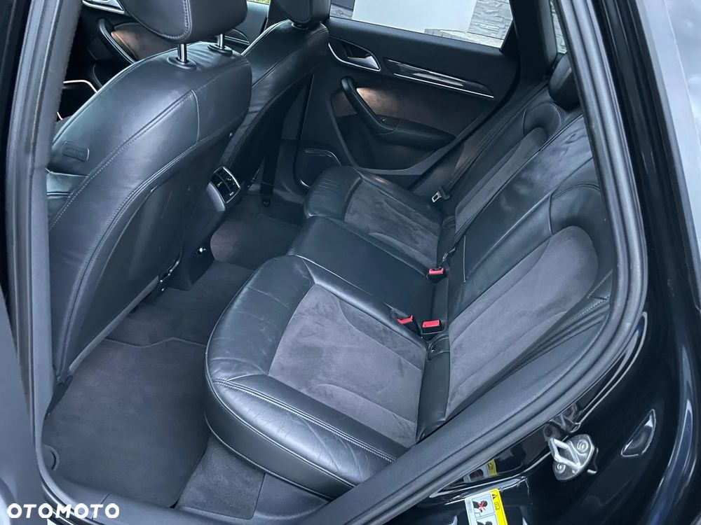 Audi RS Q3 2.5 TFSI quattro S tronic - 16