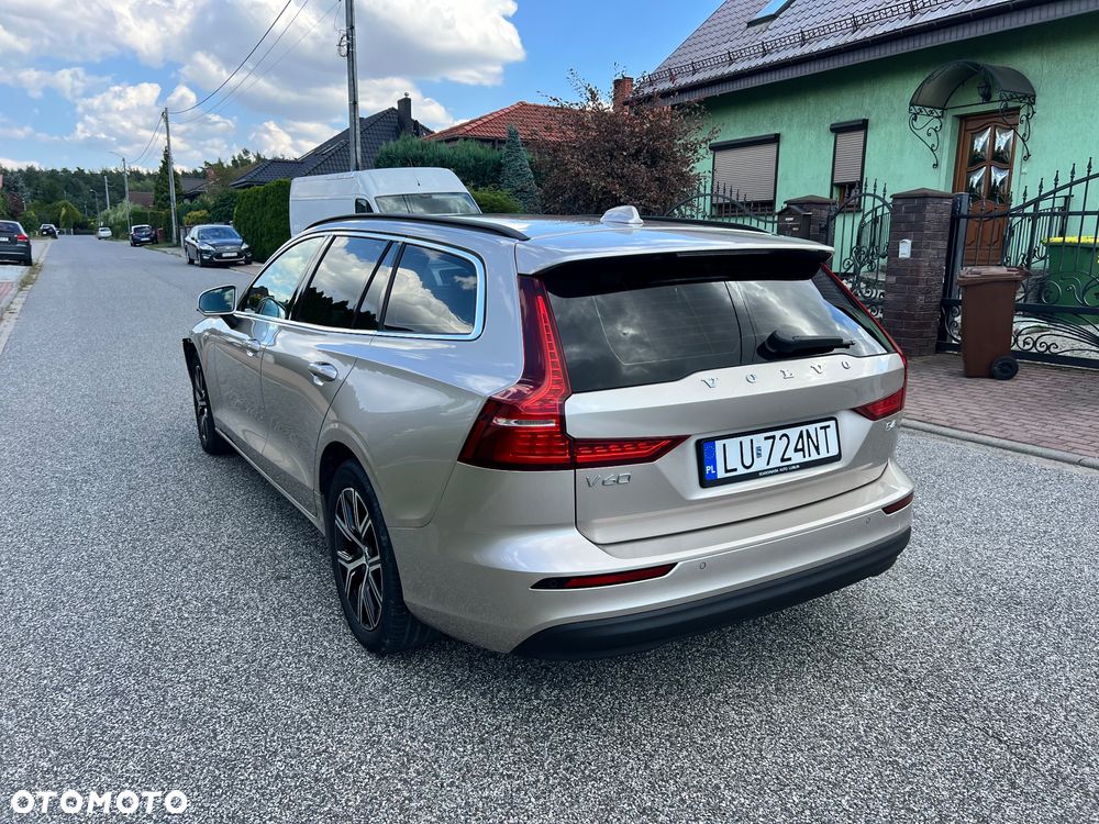 Volvo V60 B4 D Momentum Pro - 1