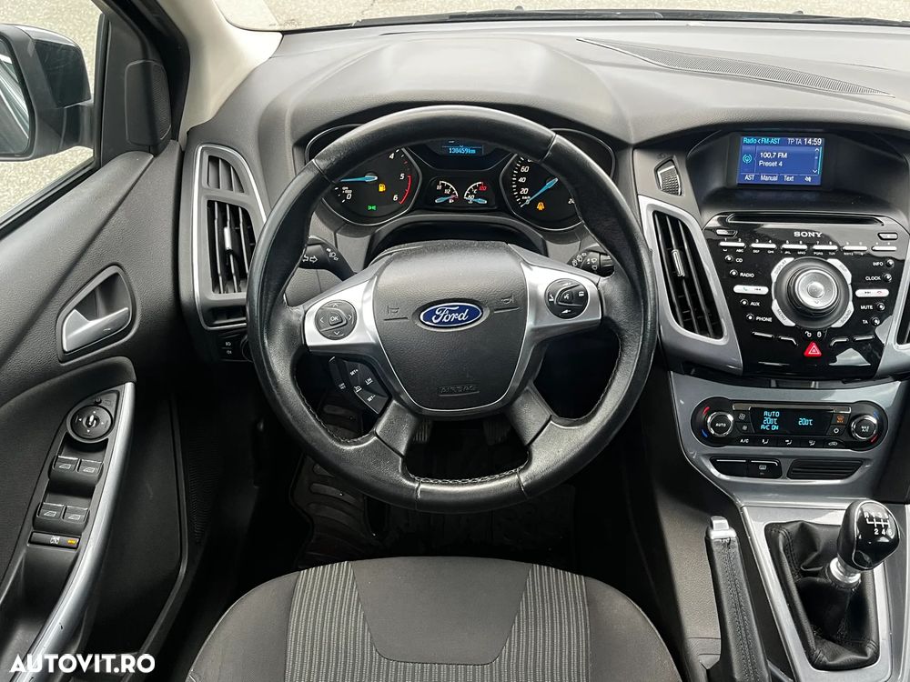 Ford Focus - 12