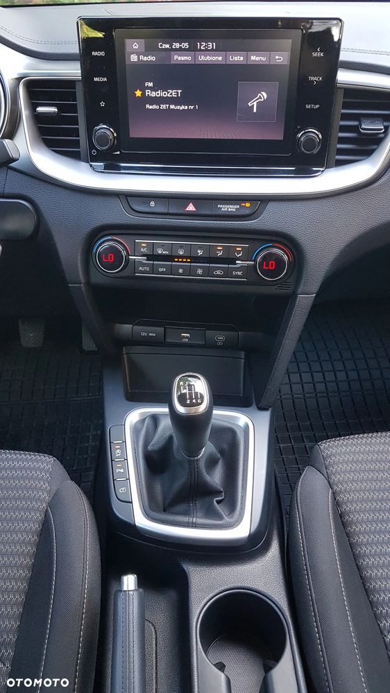 Kia Ceed 1.5 T-GDI M - 10