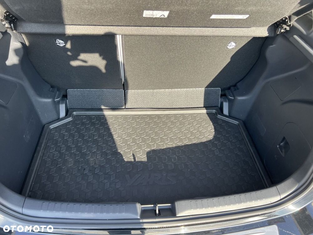 Toyota Yaris Hybrid 1.5 Selection Elegant - 28