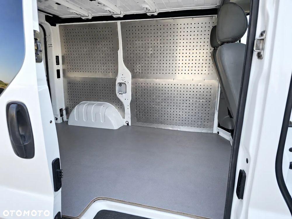 Renault Trafic - 14