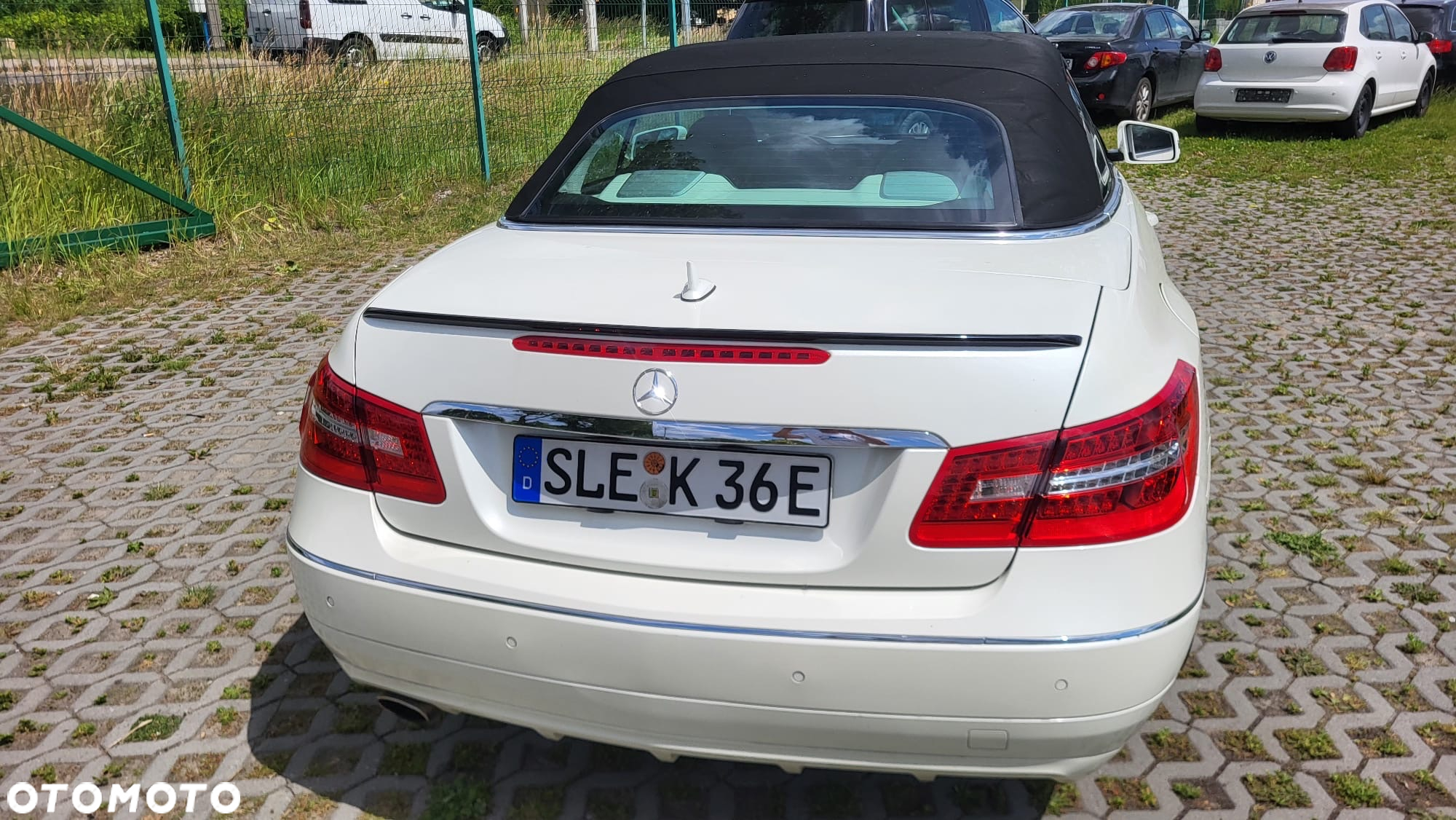 Mercedes-Benz Klasa E 250 CGI Cabrio BlueEFFICIENCY Automatik Avantgarde - 17