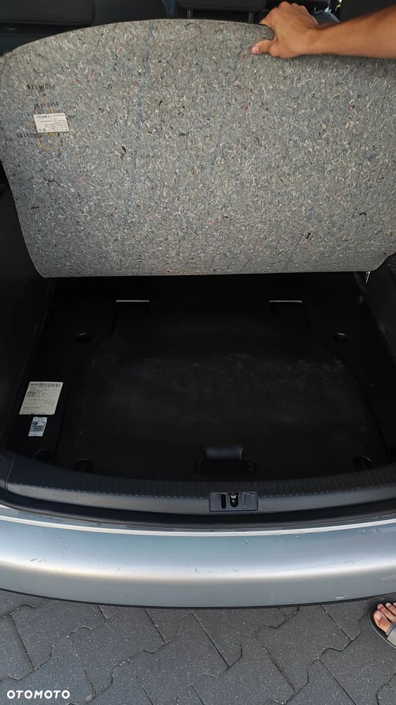 Volkswagen Touran - 10