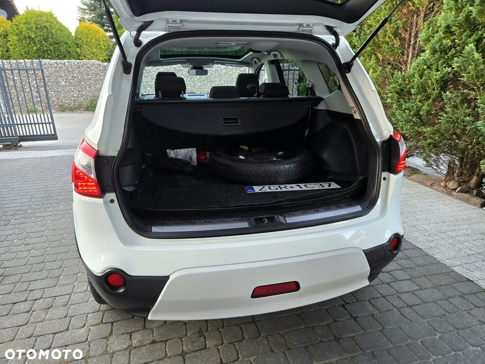 Nissan Qashqai+2 - 12