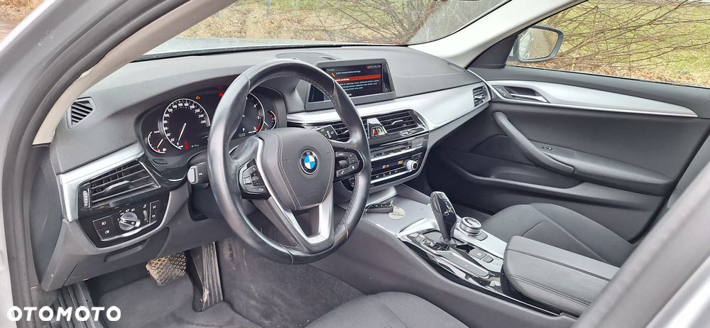 BMW Seria 5 520d Luxury Line - 10