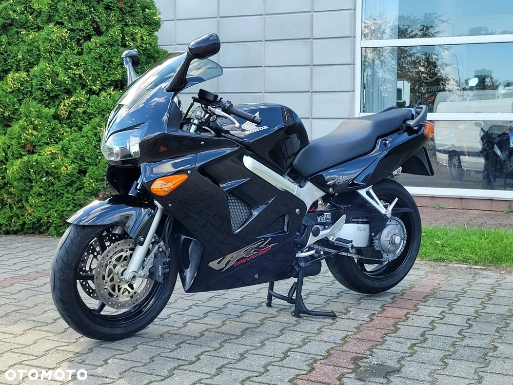 Honda VFR - 10