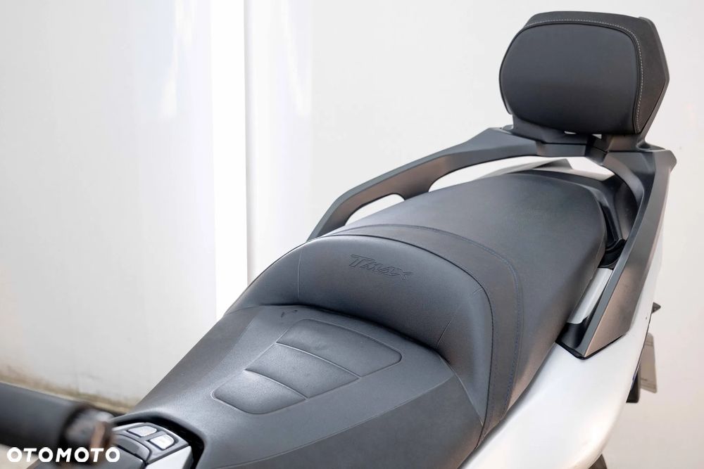 Yamaha Tmax - 23