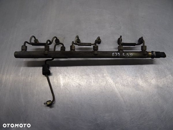BMW E39 SEDAN 95-00 2.5D LISTWA WTRYSKOWA 0445216002