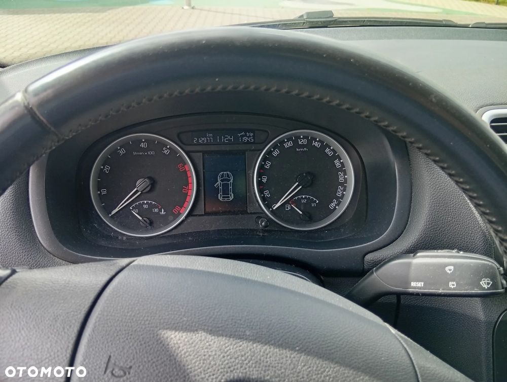 Skoda Fabia 1.4 16V Ambiente - 12