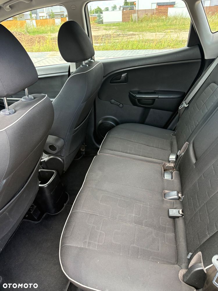 Kia Venga 1.4 CRDi L - 9