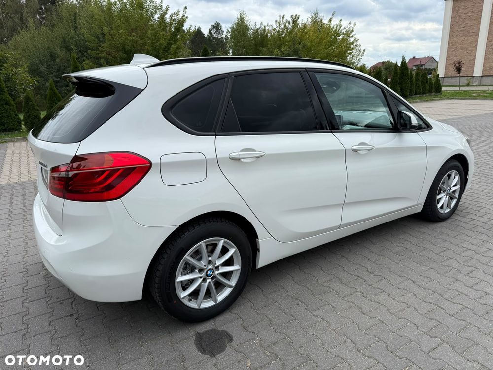BMW Seria 2 216d - 9