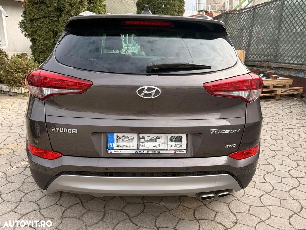 Hyundai Tucson 2.0 CRDI 4WD 6AT Style - 9