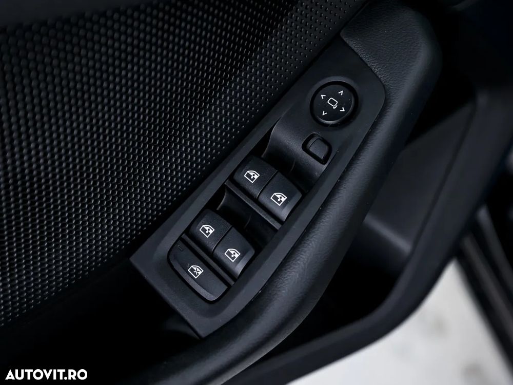 BMW Seria 1 118i Aut. Sport Line - 26