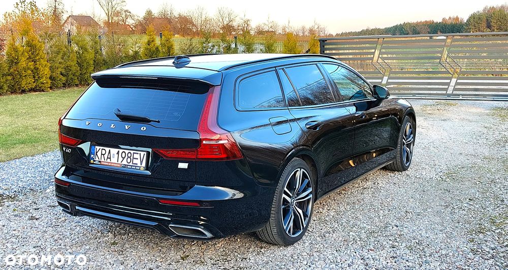 Volvo V60 T6 AWD Recharge Geartronic RDesign - 3
