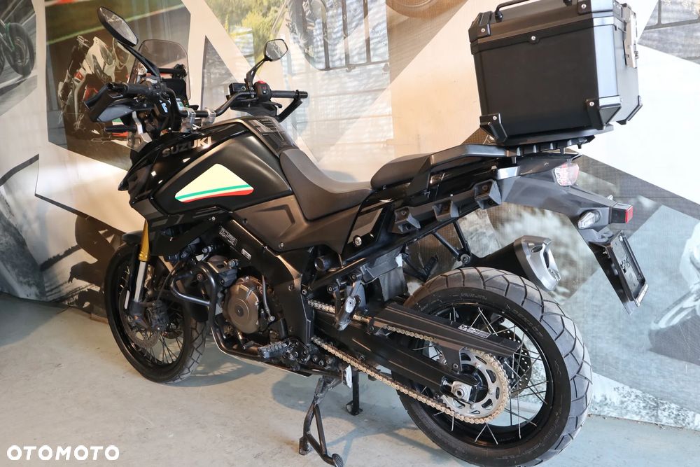 Suzuki V-STROM - 10