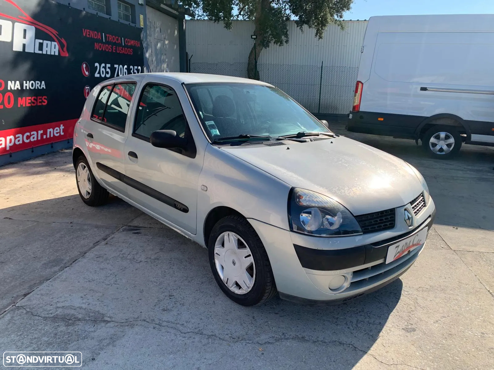 Renault Clio 1.2 16V Confort Dynamique - 2