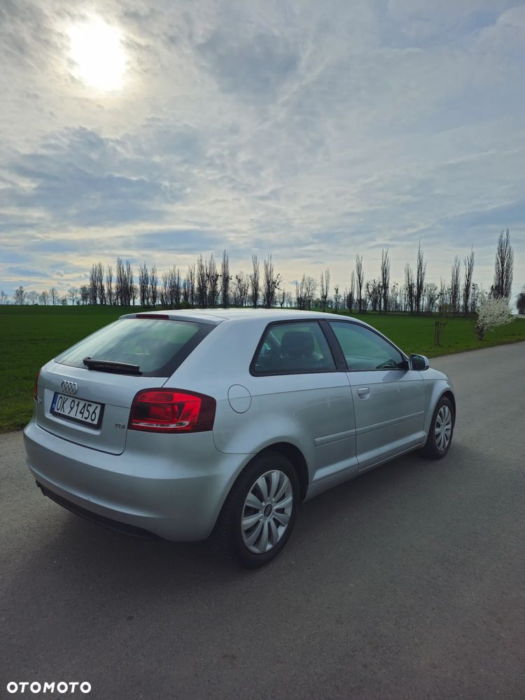 Audi A3 3-drzwiowe 1.6 TDI DPF Ambiente S tronic - 6