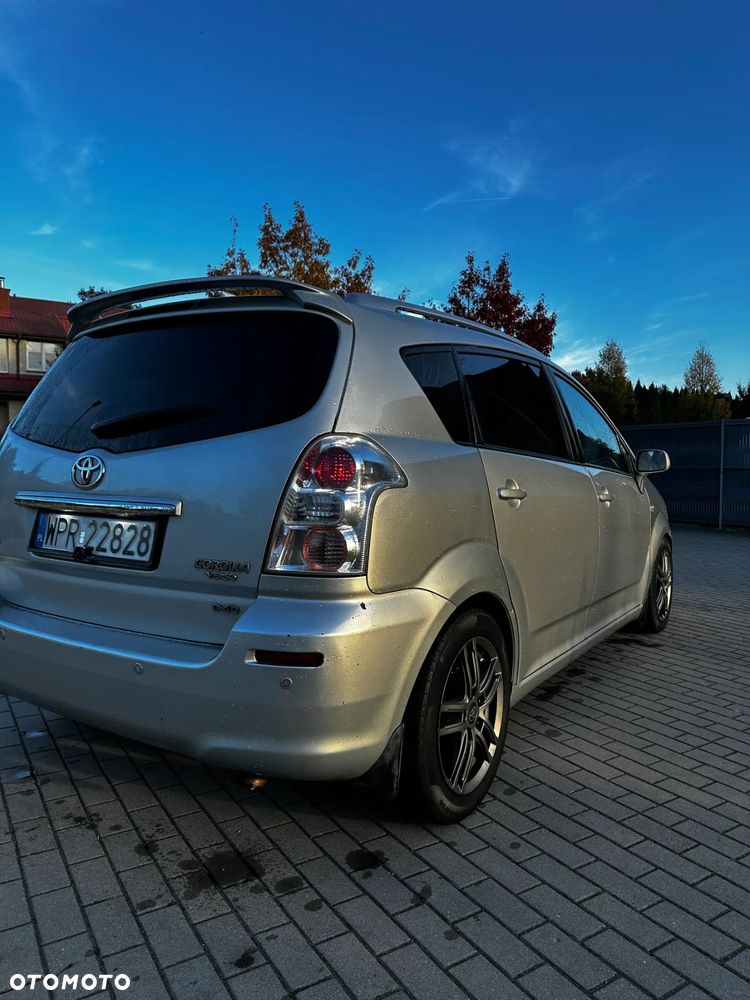 Toyota Corolla Verso 2.2 D-4D Prestige - 3