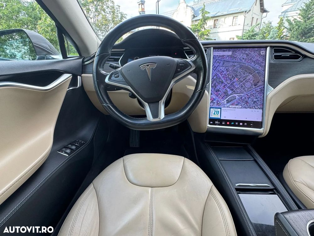 Tesla Model S 85 - 11