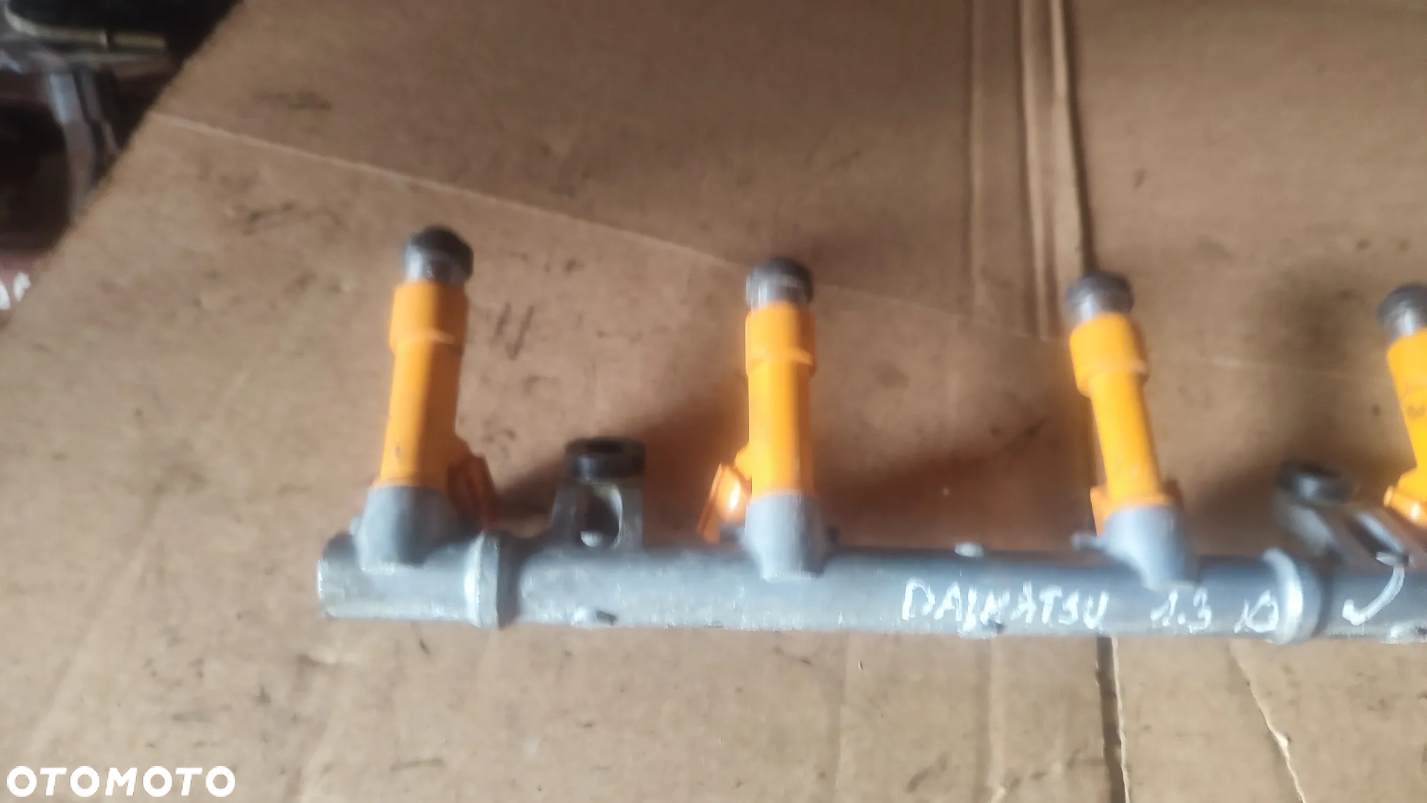 Listwa wtryskowa  DAIHATSU MATERIA 1.5 ECO - 2