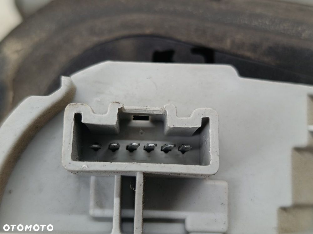 LAMPA TYLNA LEWA TOYOTA COROLLA VERSO II - 15