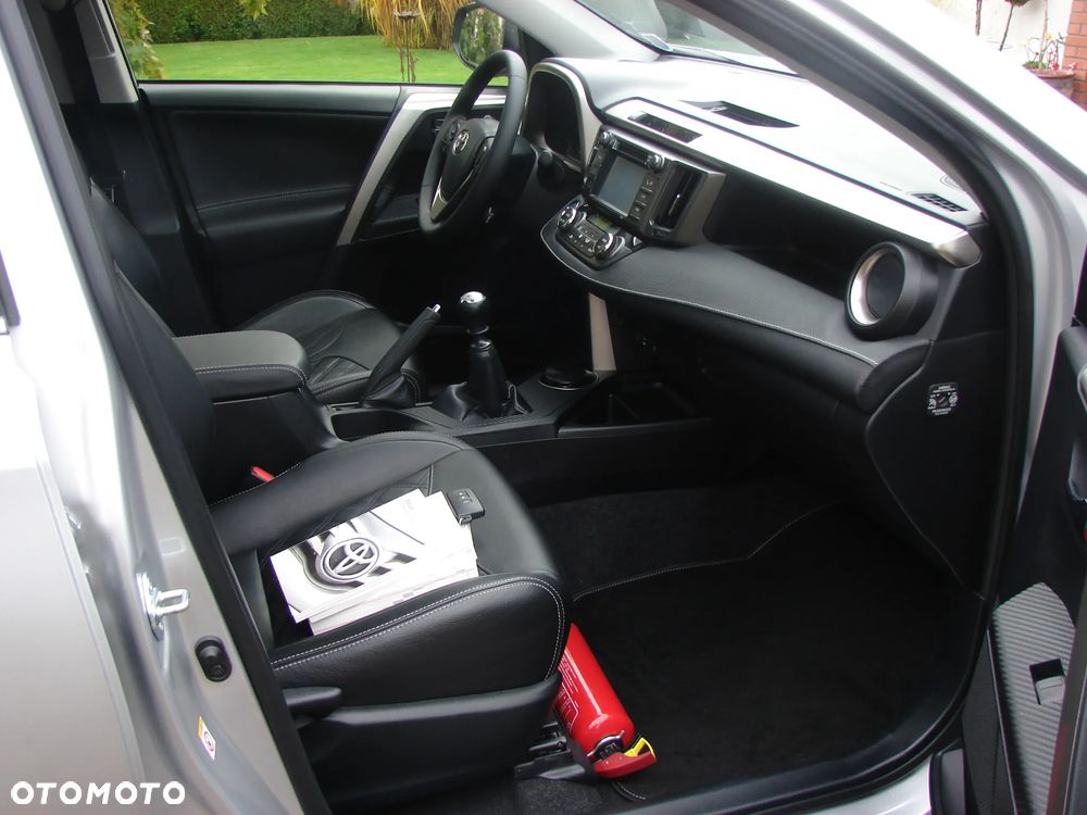 Toyota RAV4 - 10