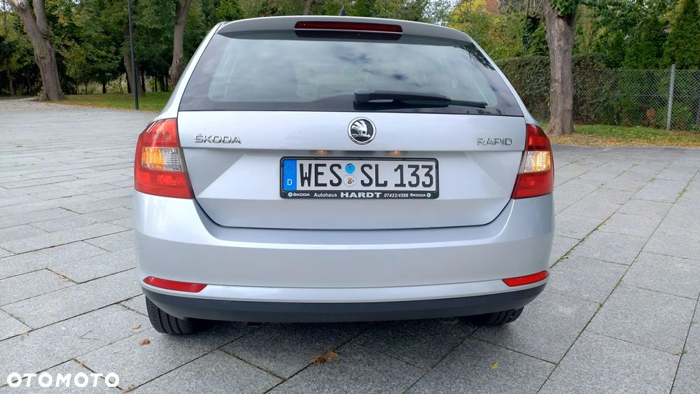 Skoda RAPID - 16