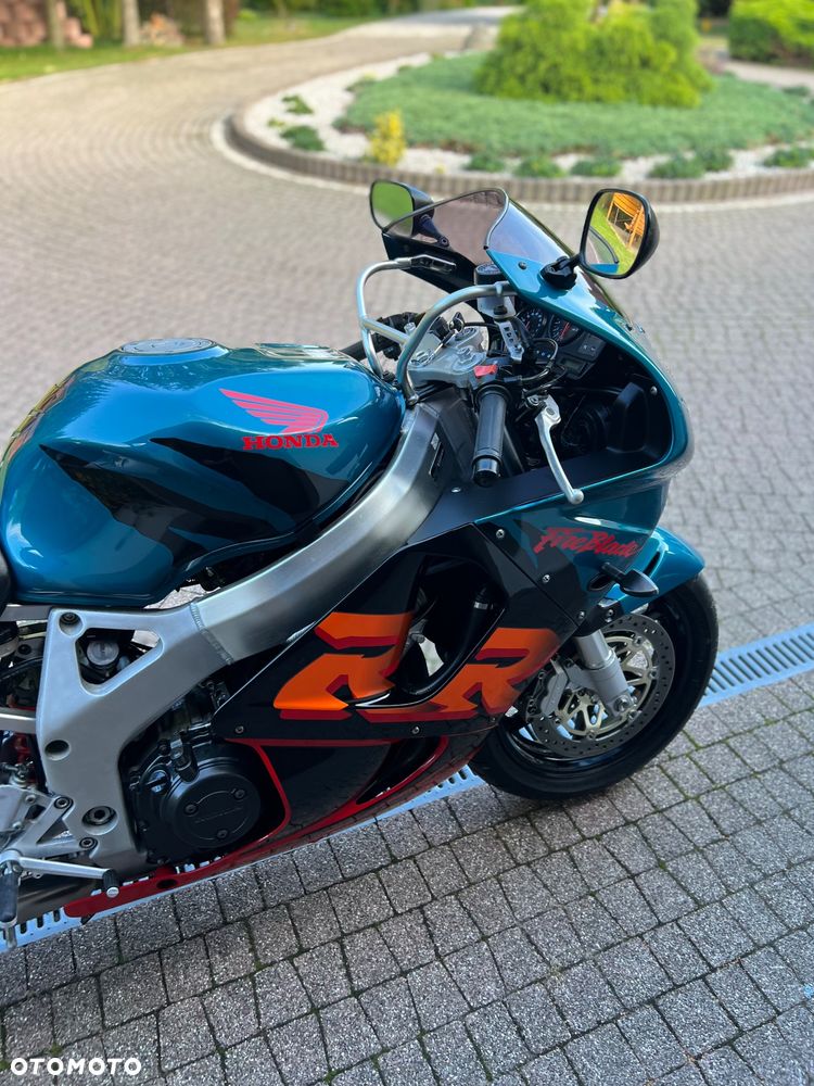 Honda CBR - 32