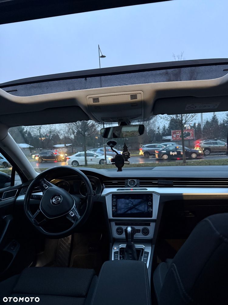 Volkswagen Passat 1.6 TDI SCR DSG Comfortline - 10