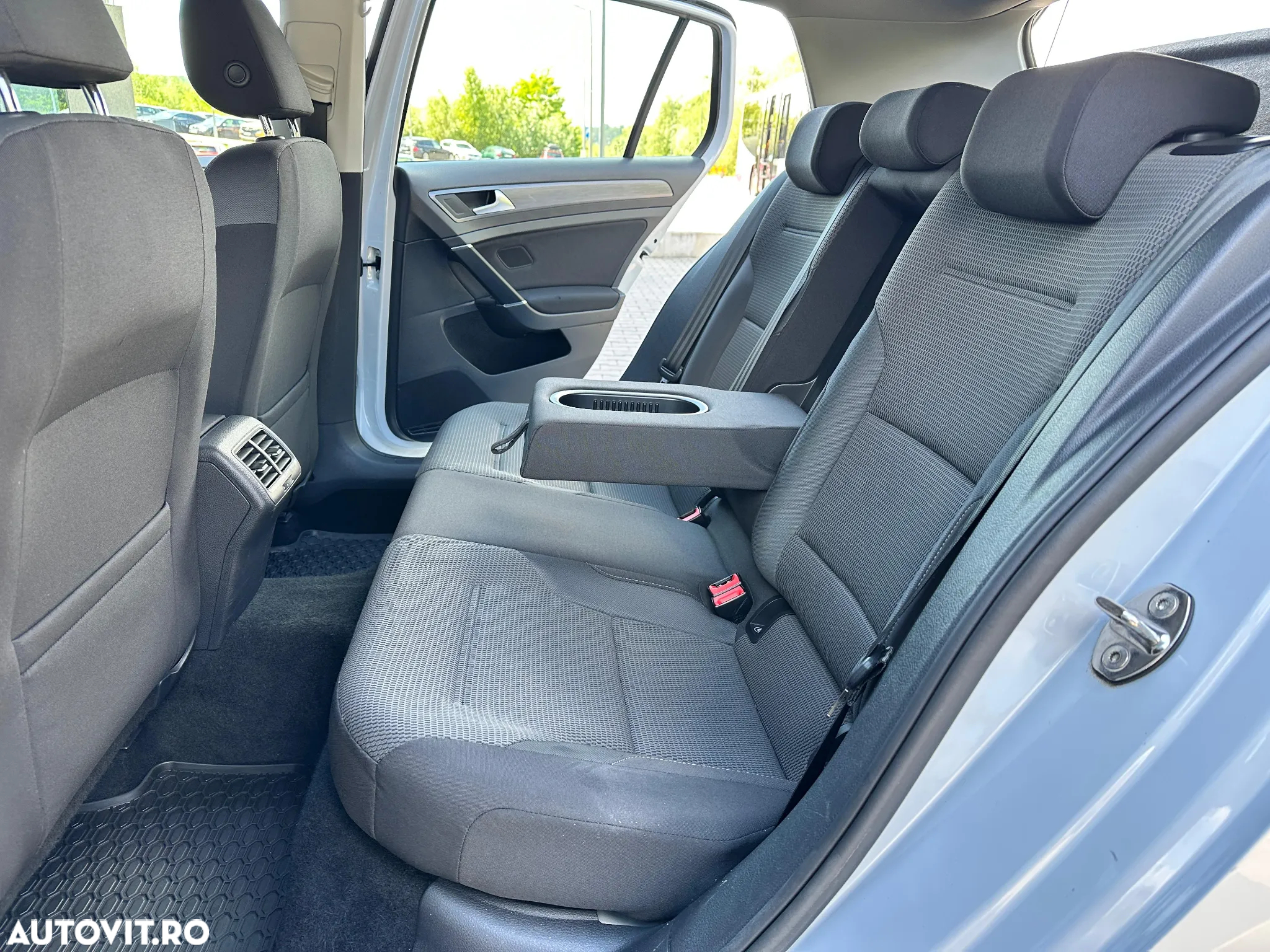 Volkswagen Golf 1.6 TDI Comfortline - 12