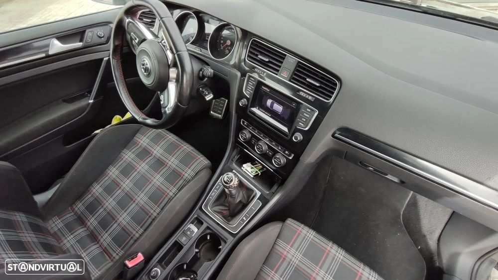 VW Golf 2.0 TSi GTi Performance - 12